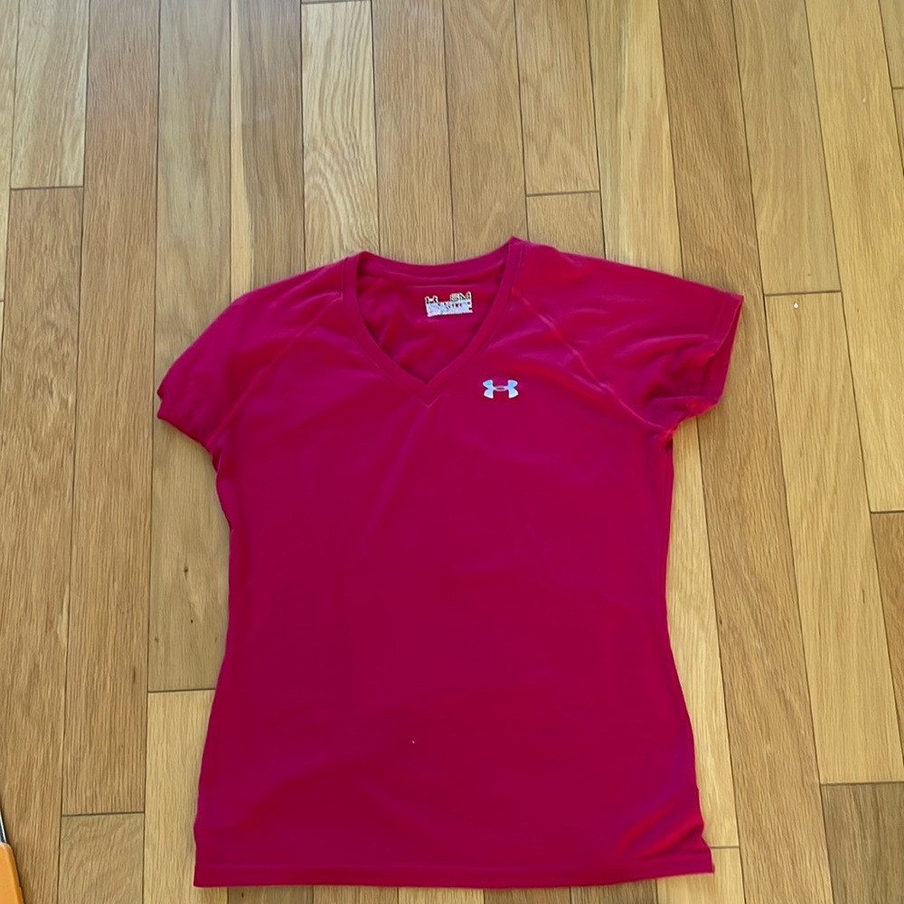 Underarmour semi fitted heat gear shirt